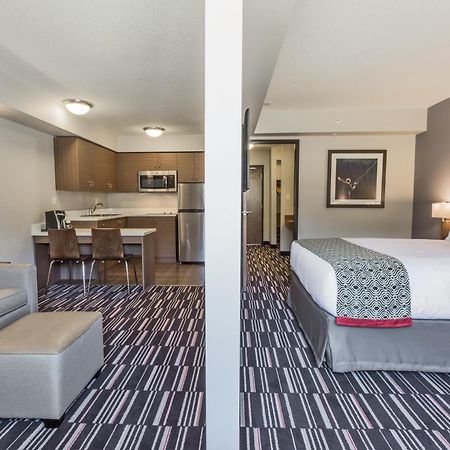Microtel Inn & Suites By Wyndham Fort Saint John Fort St. John Екстер'єр фото