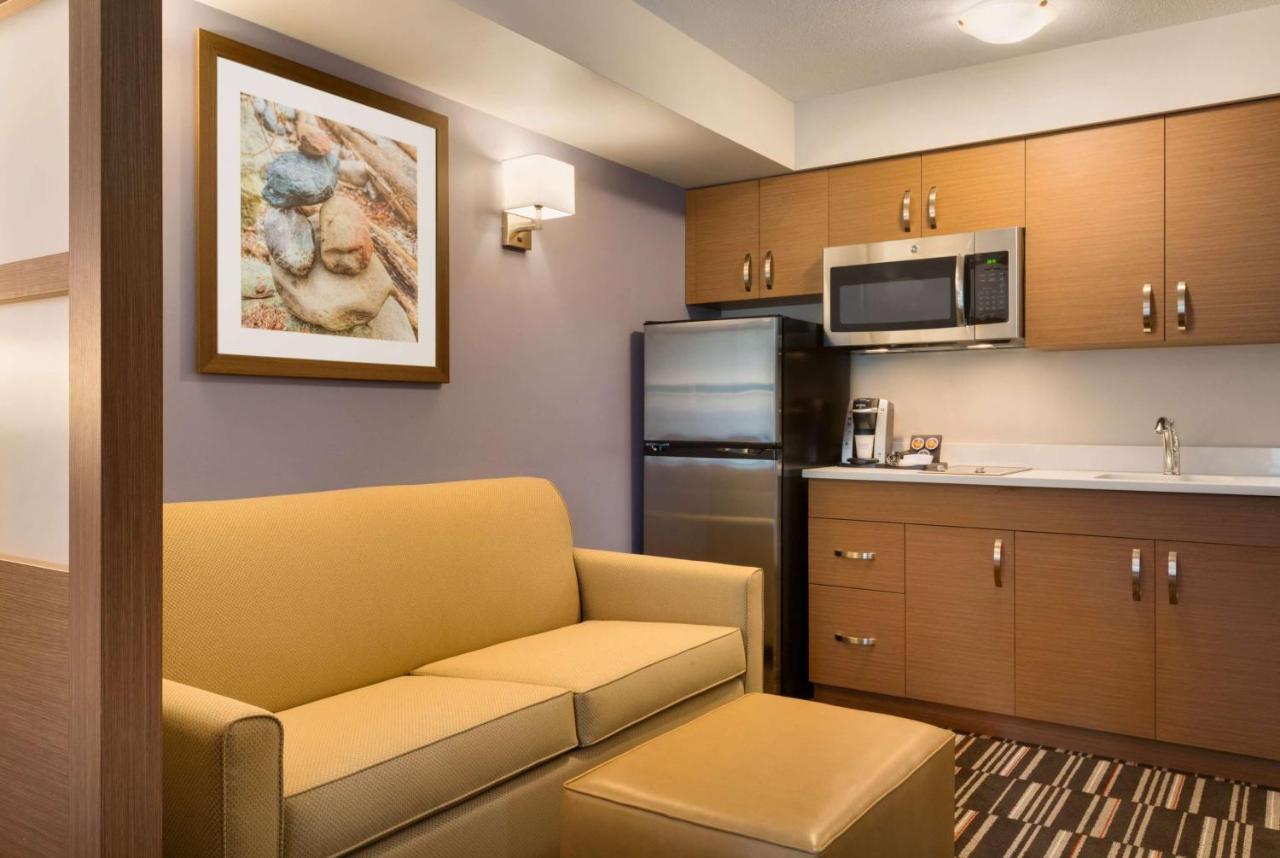 Microtel Inn & Suites By Wyndham Fort Saint John Fort St. John Екстер'єр фото